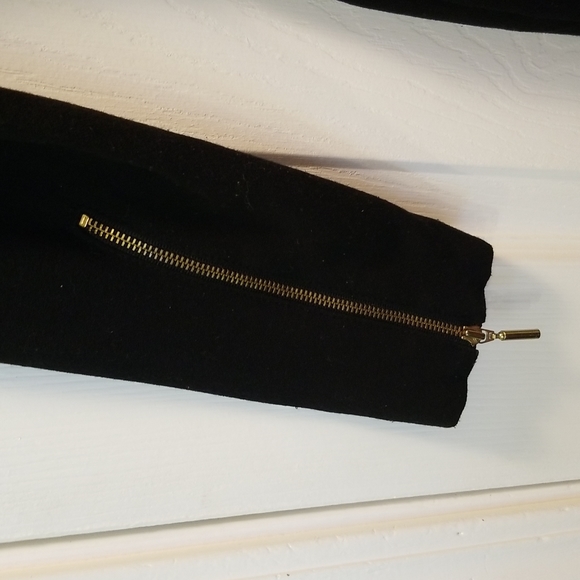 Elegant Little Black Dress - Picture 11 of 15